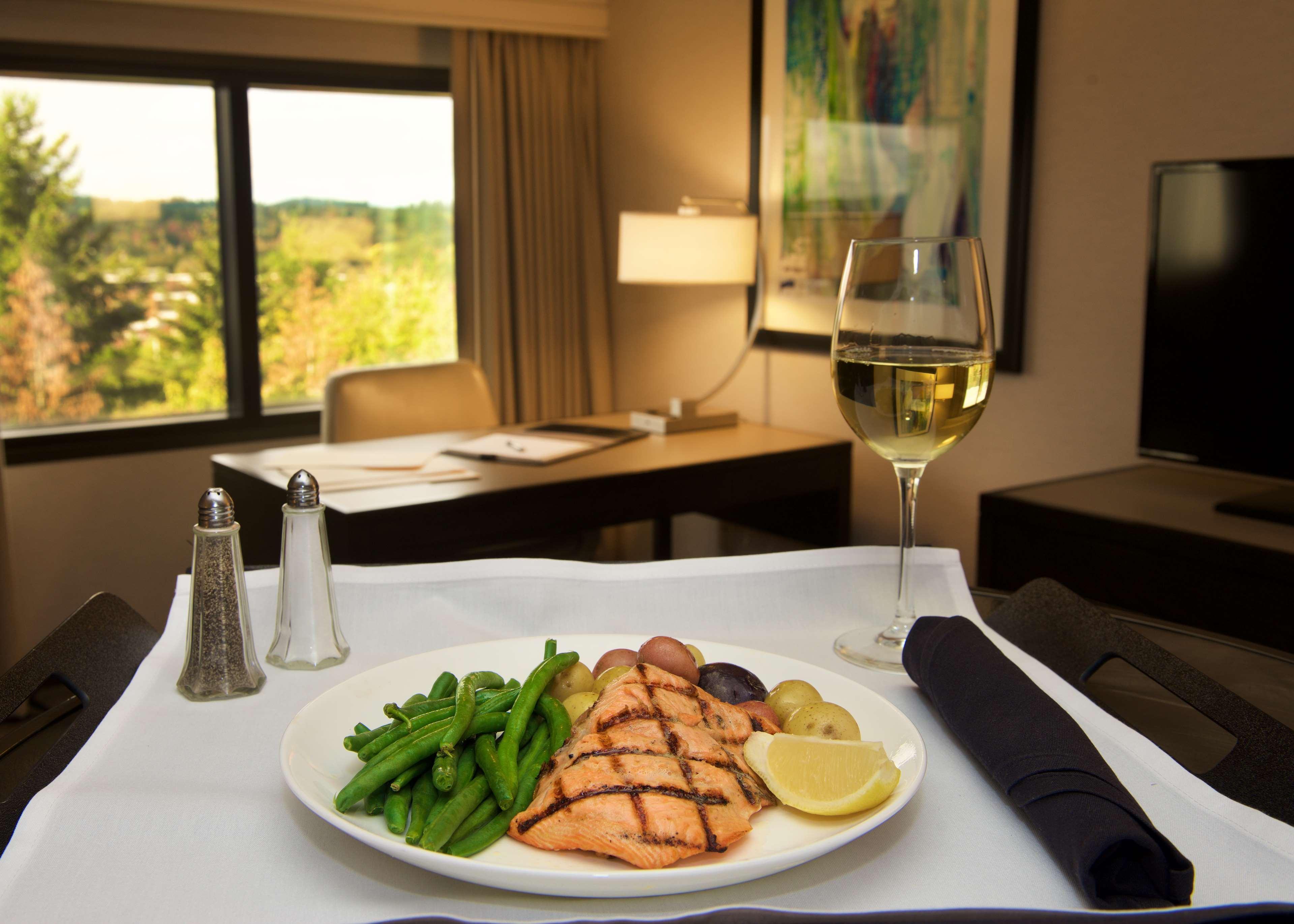 Embassy Suites By Hilton Portland Tigard Ngoại thất bức ảnh