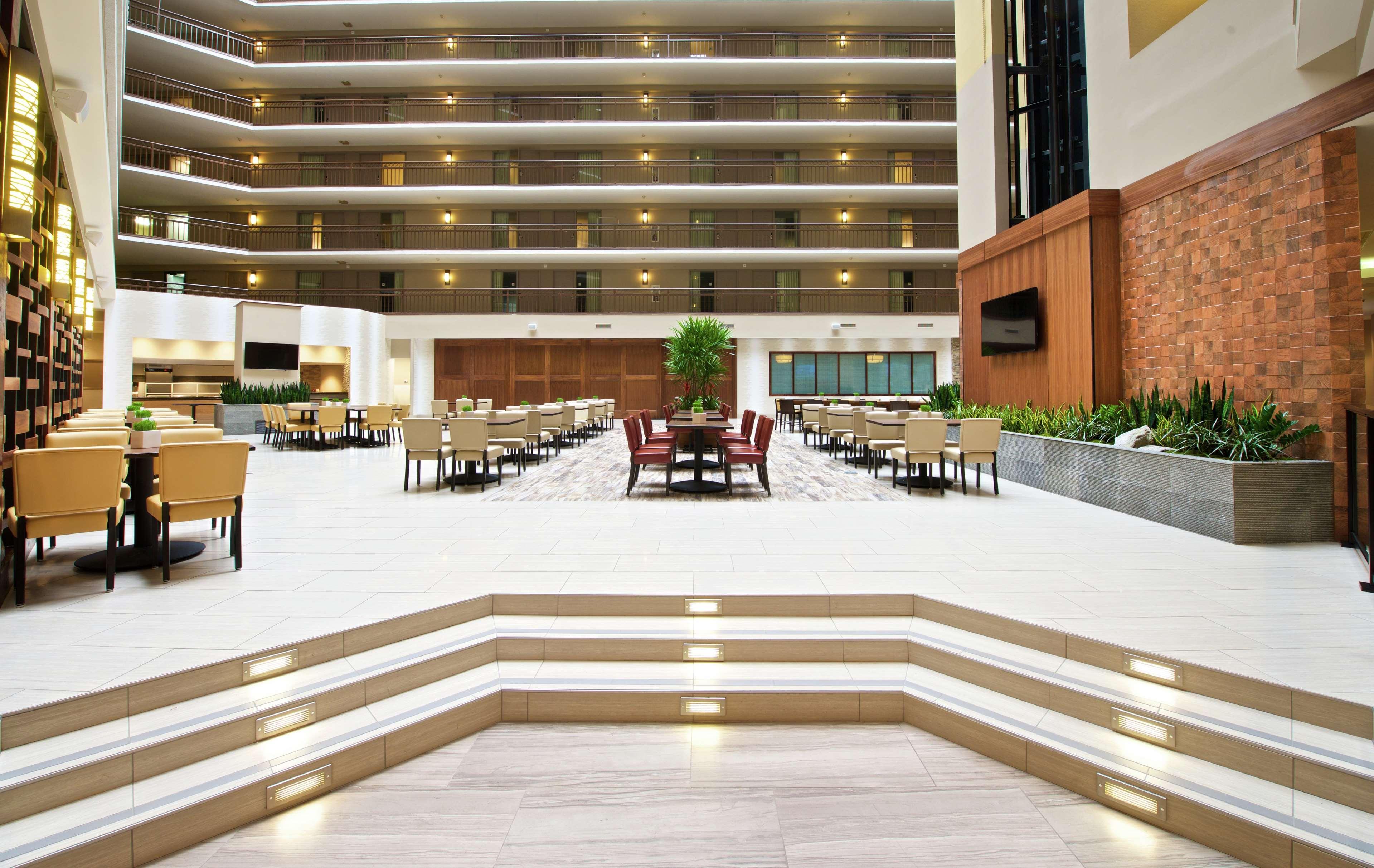 Embassy Suites By Hilton Portland Washington Square Tigard Ngoại thất bức ảnh